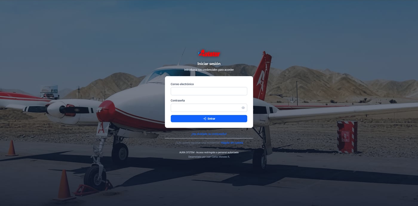 Pantalla de acceso de AURA SYSTEM, la aplicación de mantenimiento para la Escuela de Aviación AVIATUR, con una aeronave en pista de fondo